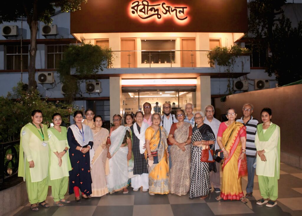 Diksha Manjari’s ‘Shyama’ Mesmerizes Pronam’s Senior Citizens at Rabindra Sadan Diksha Manjari’s ‘Shyama’ Mesmerizes Pronam’s Senior Citizens at Rabindra Sadan