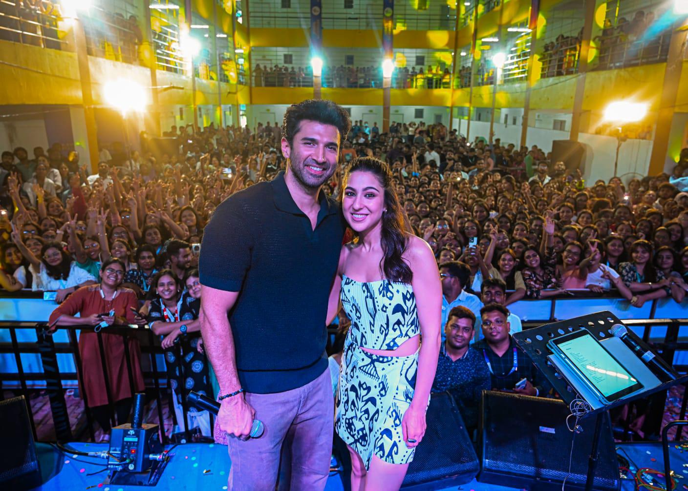 Aditya Roy Kapur and Sara Ali Khan Enthrall Kolkata During ‘Metro…In Dino’ Promotions