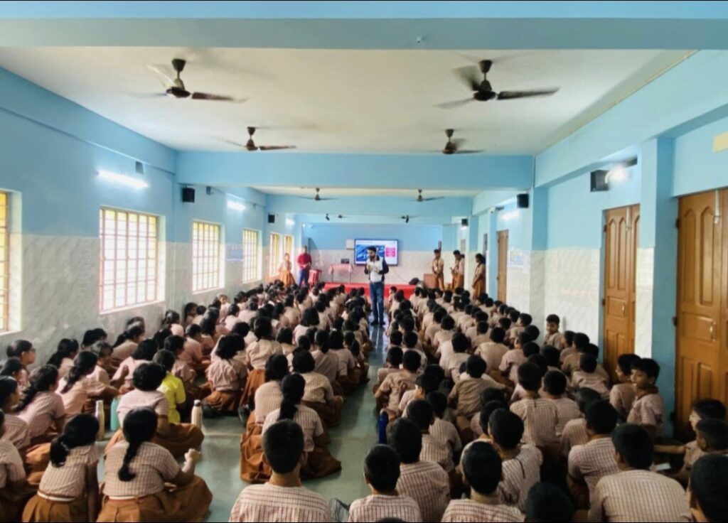 Honda Motorcycle & Scooter India Spreads Road Safety Awareness Among Kolkata Students Honda Motorcycle & Scooter India Spreads Road Safety Awareness Among Kolkata Students