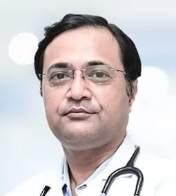 Pneumonia vs. Common Cold or Flu: Recognizing the Warning Signs EarlyBy Dr. Sujan Bardhan, Consultant – Pulmonology, Narayana RN Tagore Hospital, Mukundapur