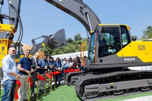 Volvo CE India Sets New Industry Benchmark with ‘Made in Bharat’ EC215 at EXCON 2025