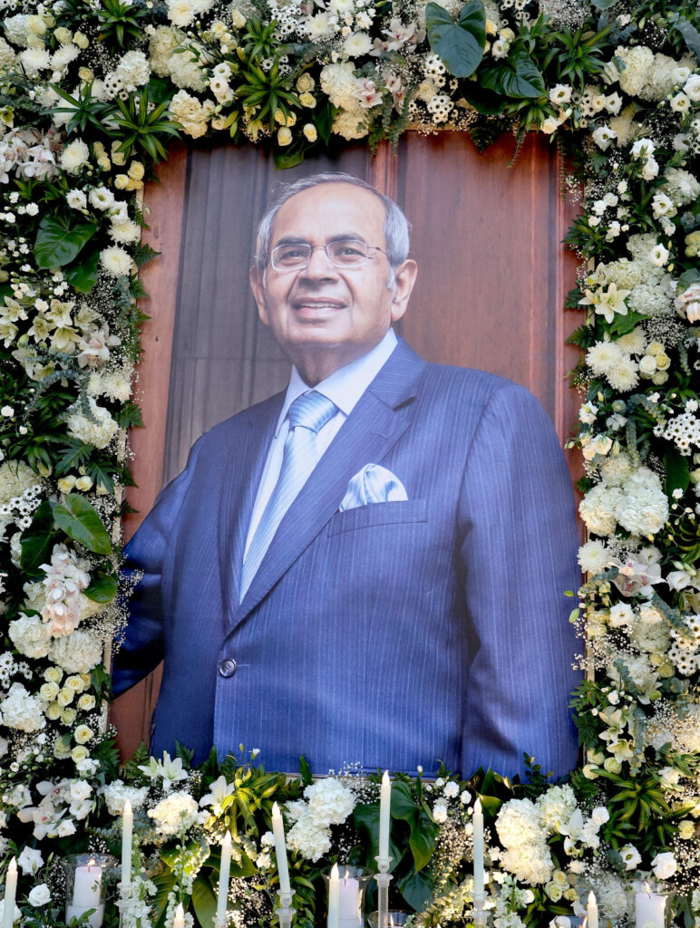 The Hinduja Family & Friends Hold a Prayer Meeting in Reverent Memory of GP Hinduja